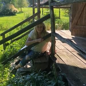 Meet your Posher, Caryn